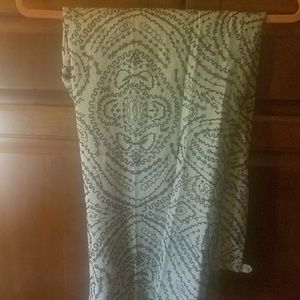 Talbotts embroidered paints linen so beautiful can